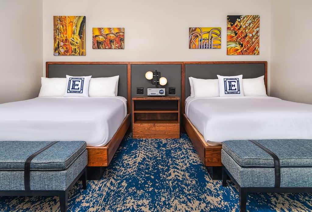 Hotel Elkhart, Tapestry Collection By Hilton Room photo